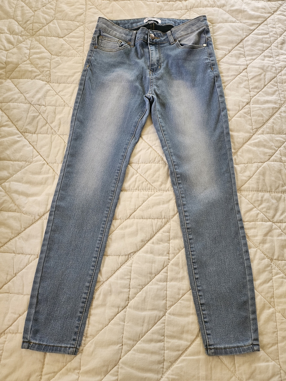 Between Us Light Wash Skinny Jeans - Size 9